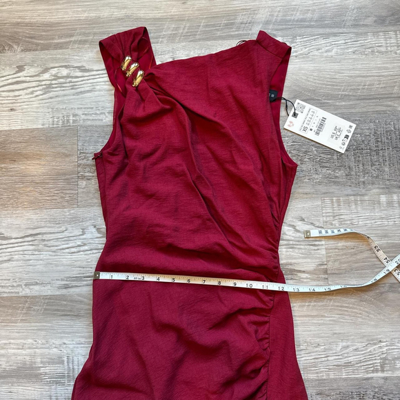 dresses - Picture 5 of 8